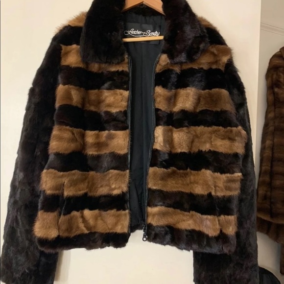 Beautiful well kept short sable jacket, lining an side pockets. Normal wear - Picture 4 of 6